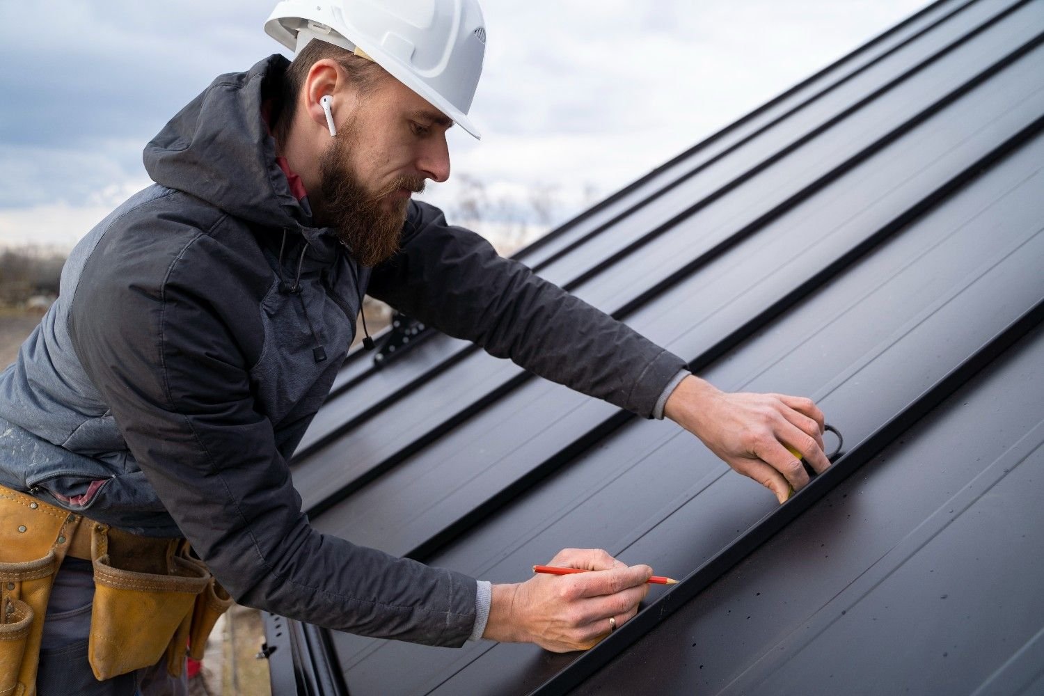 Role of Best Roofing Shingles in Kerala for Better Roof Performance